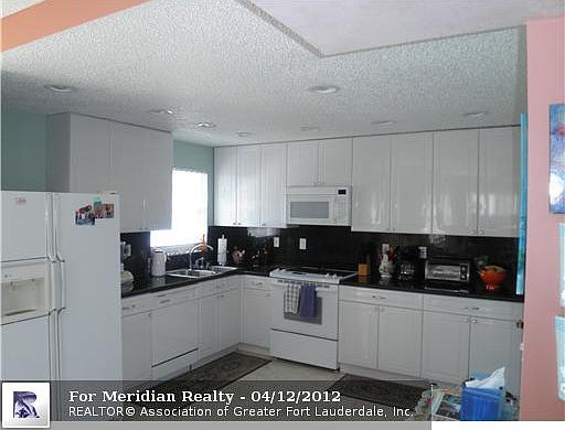 5th image of 3550 Galt Ocean Dr APT 111