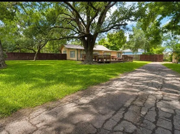 315 S Johnson St, Alvin, TX 77511