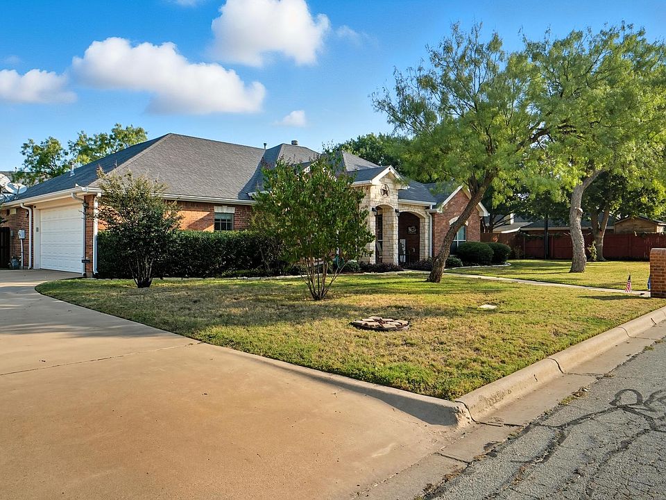 1st image of 682 Lytle Shores Dr