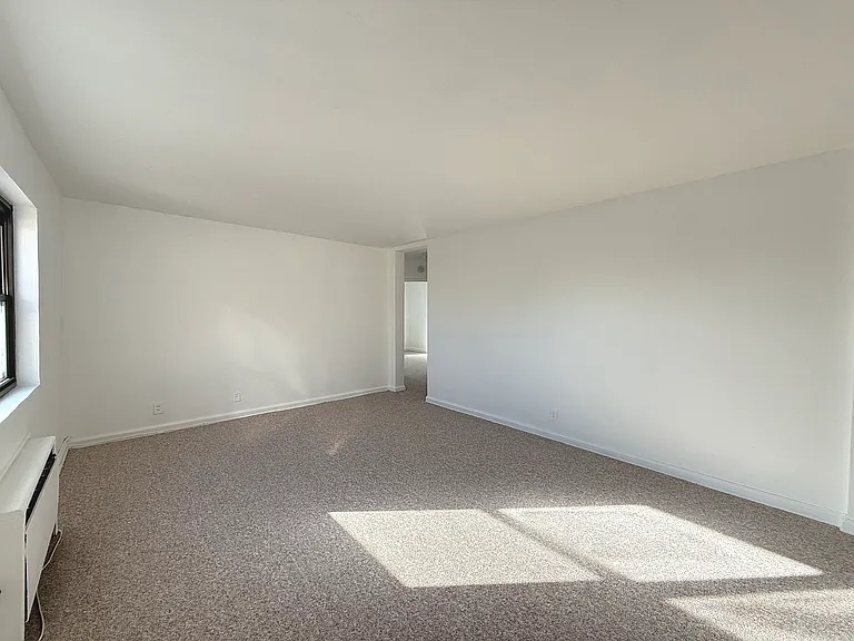 3031 Edwin Ave #5C — Photo 16