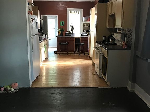 3rd image of 502 N A St