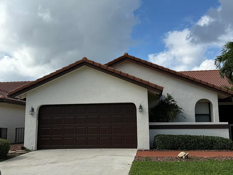 21583 Villa Nova Dr — Photo 1