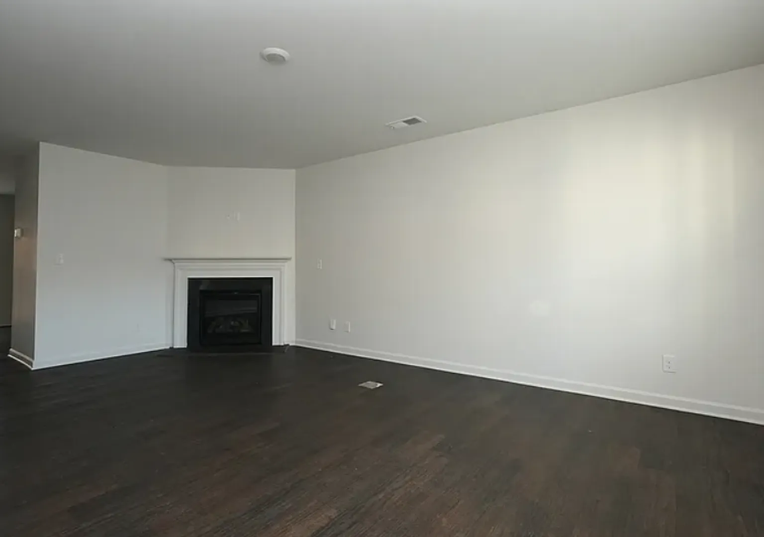 Coming Soon! 3 BR/2BA | Single Family Home w/ Garage | Open Living Area w/ Fireplace — Photo 2