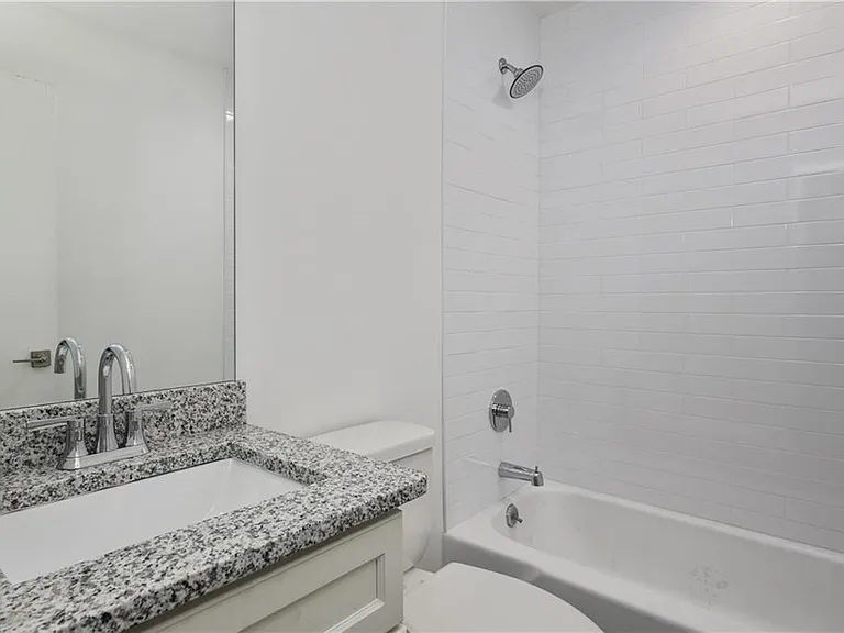 1170 Greenwich St SW #3 — Photo 10