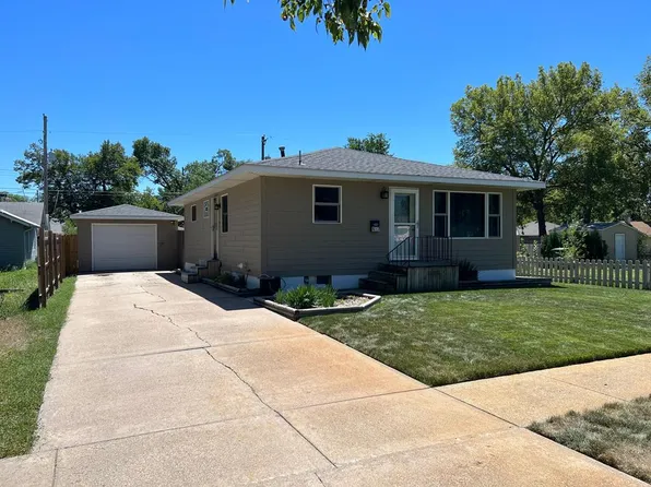 1007 W 13th St, Grand Island, NE 68801
