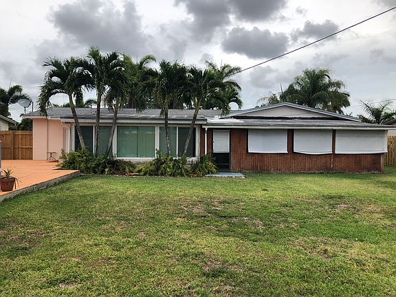 Large screened porch 
