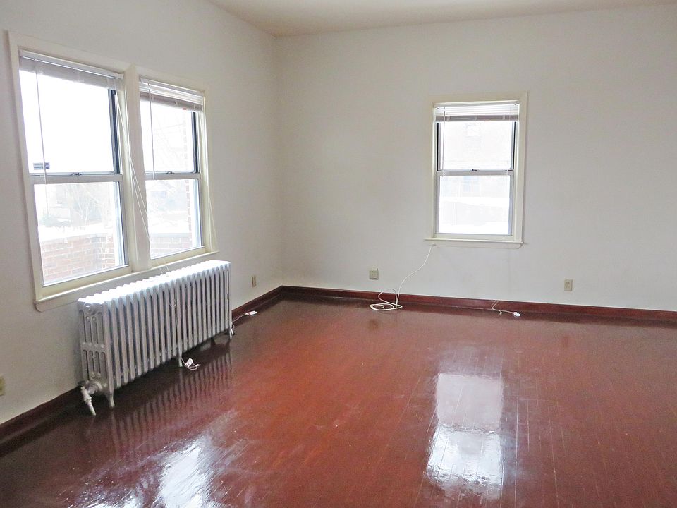 1st image of 17 Linden Ave