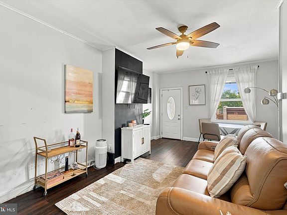 3rd image of 6112 Gillespie St