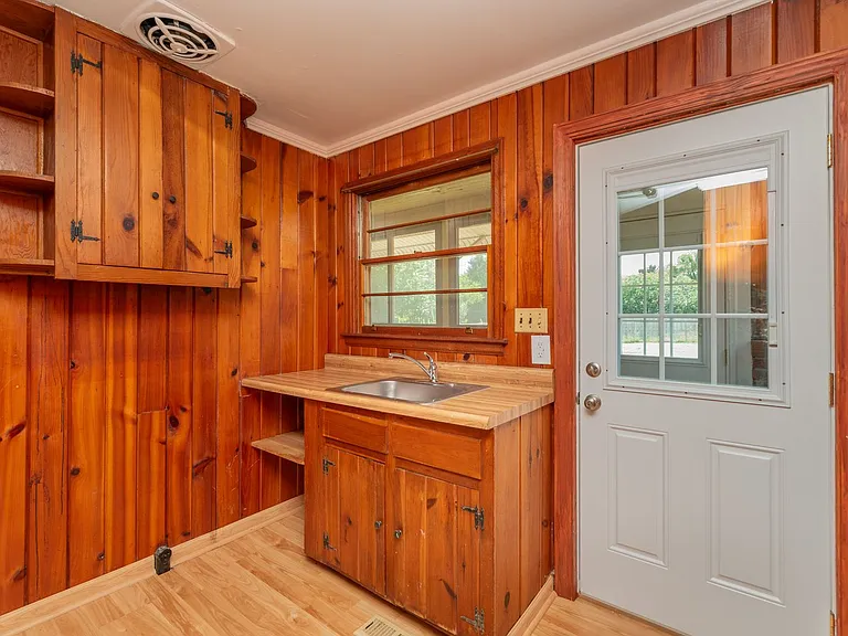 315 Georgia Ave — Photo 17