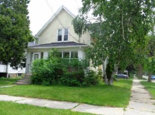 141 S Irwin Ave, Green Bay, WI 54301