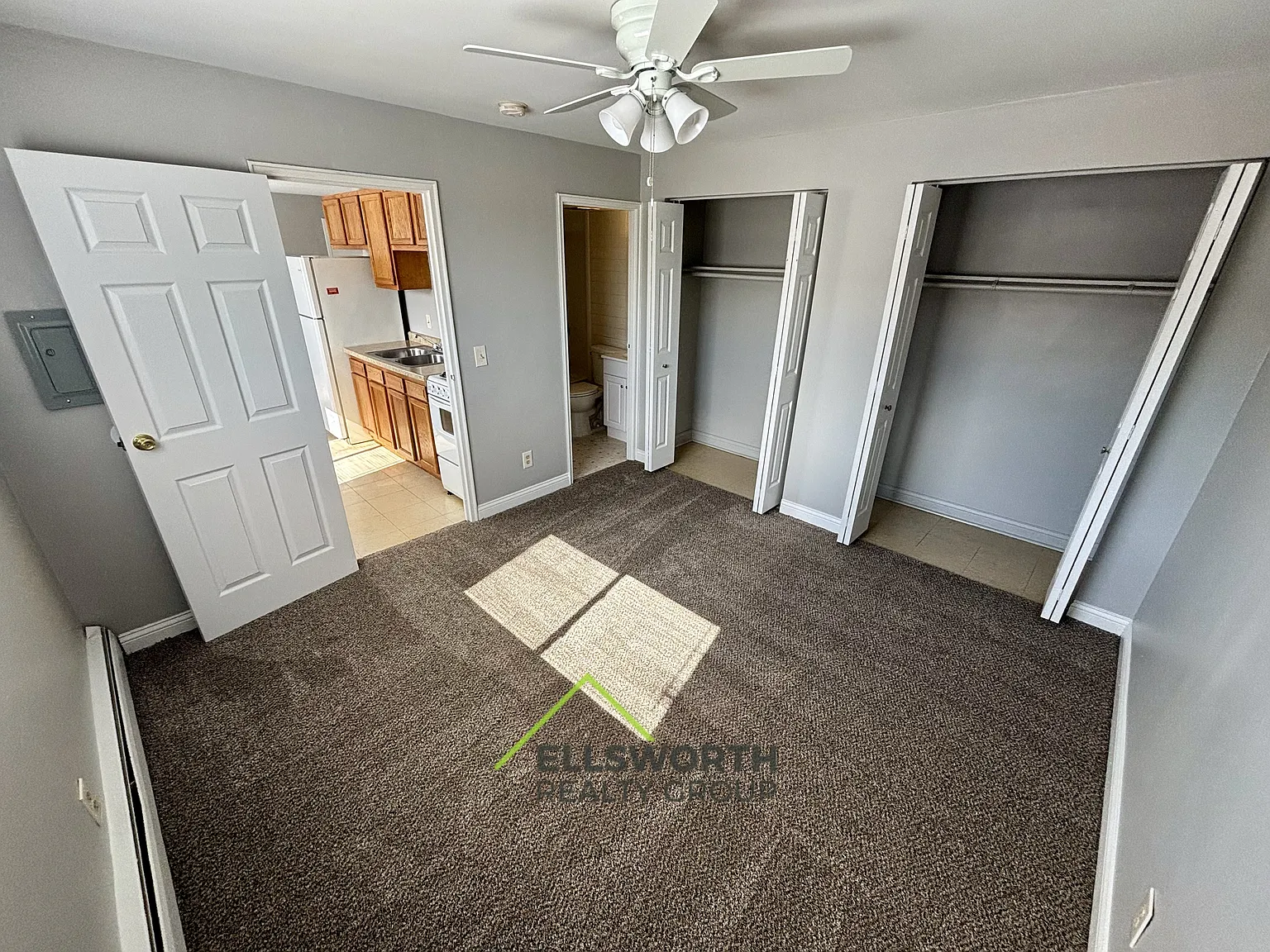 Lawn Ave-2216 - 04 — Photo 3