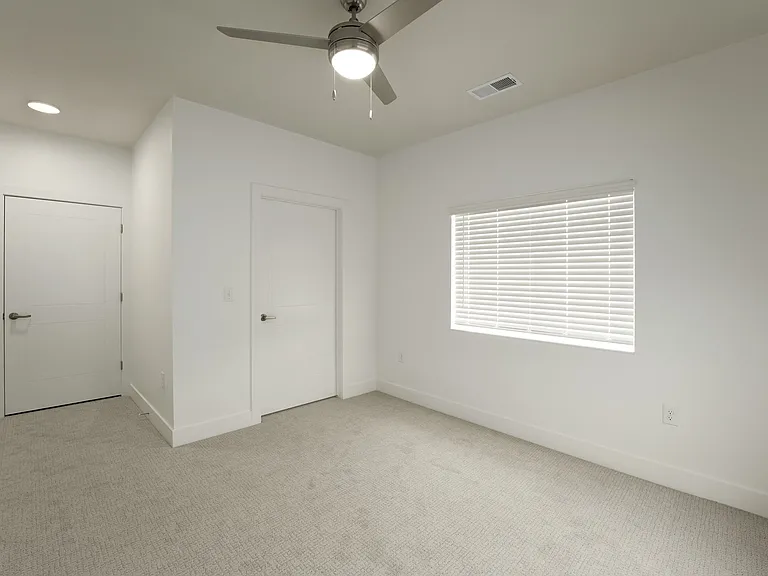 Blair Crossing Apartments — Photo 34