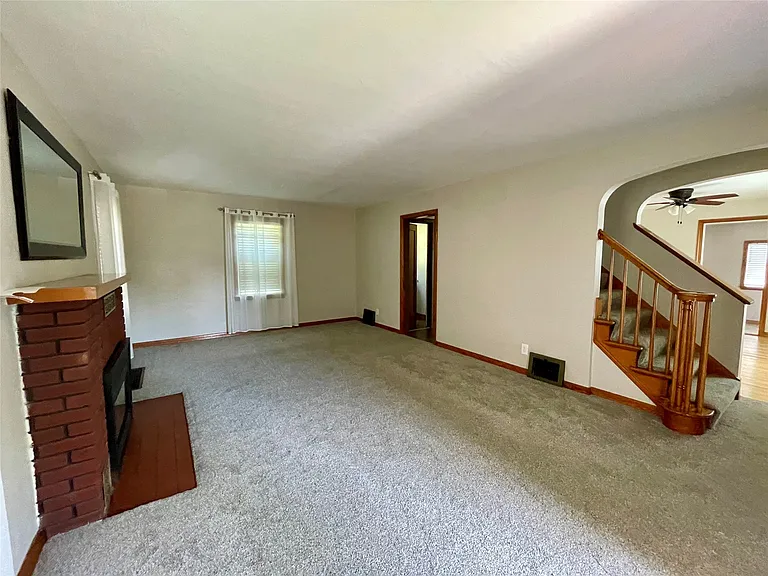 2727 Hall St — Photo 29
