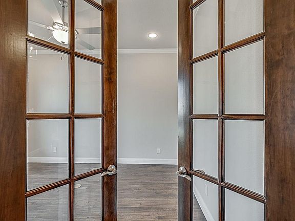 3rd image of 308 Blue Stem Ln