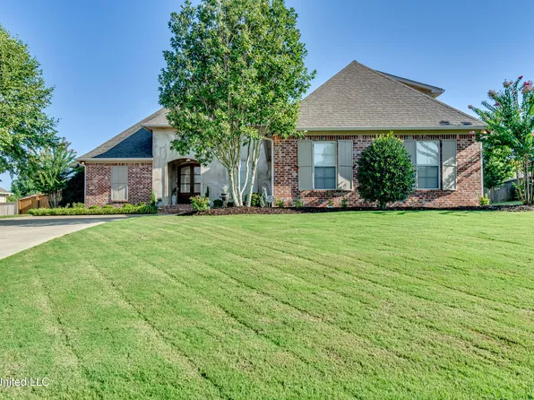 112 Grandwood Dr, Canton, MS 39046