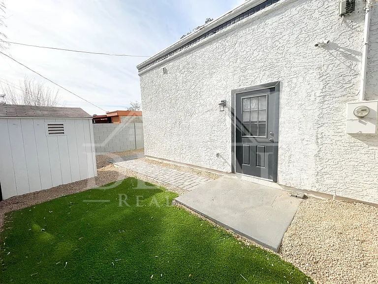 423 S Terry Ln — Photo 21