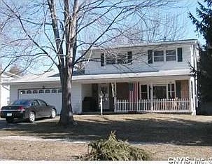 4th image of 18 Overbrook Ln