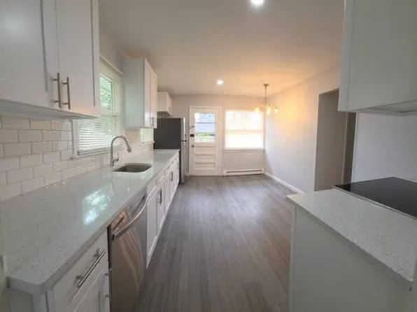 (undisclosed Address), Huntington Station, NY 11746