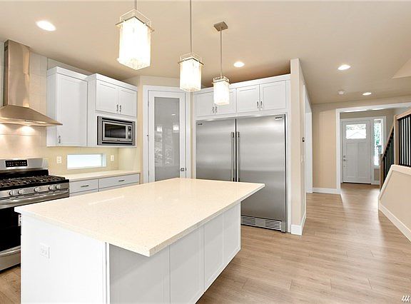 3rd image of 12131 92nd E Avenue Ct