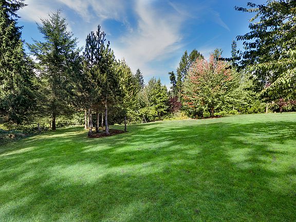 5th image of 9520 221st Pl SE
