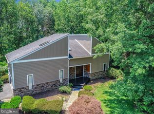 1009 Summit View Dr, Newark, DE 19713