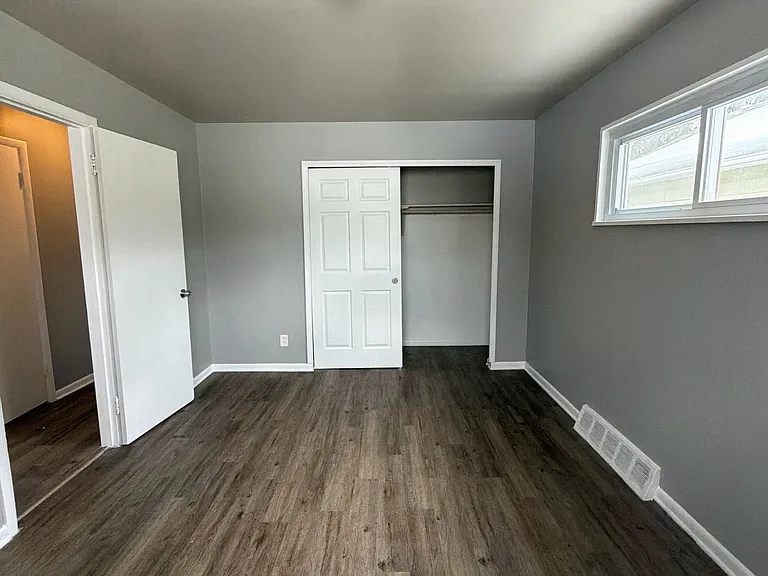 16813 Lipton Ave — Photo 4