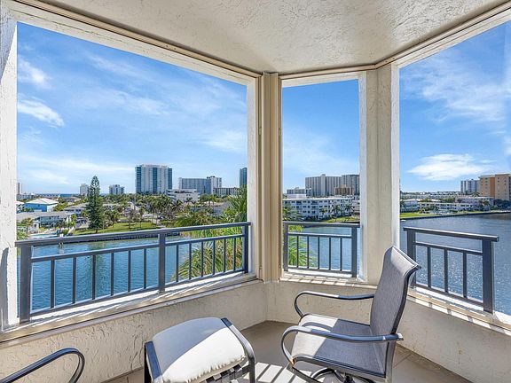 2nd image of 2880 NE 14th Street Causeway #505