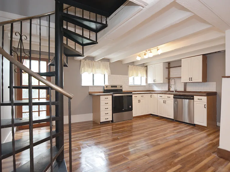 1 Pearl Street Pl — Photo 2