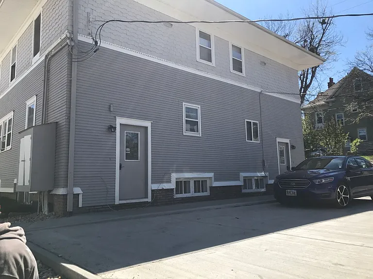 516 W 8th St #1 — Photo 16