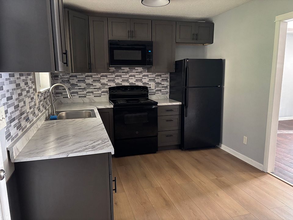1st image of 1011 Murphy Rd APT 8