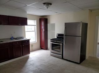 611 Cambridge St #1, Worcester, MA 01610