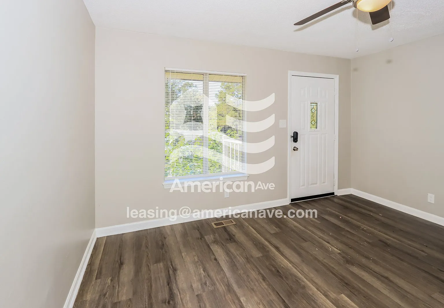 3 bed, 2.0 bath, 1080 sqft, $1,946 — Photo 3