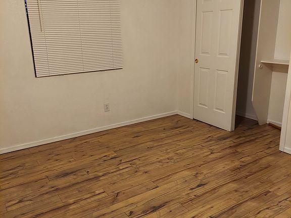 4th image of 1085 Paiute Pl