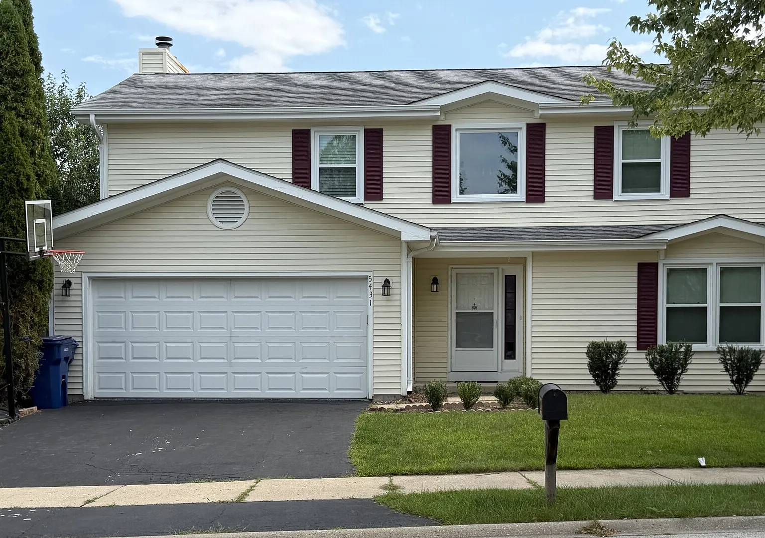 4 bed, 4.0 bath, 2014 sqft, $3,100 — Photo 1