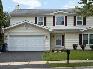 5431 Ebony Ct, Gurnee, IL 60031