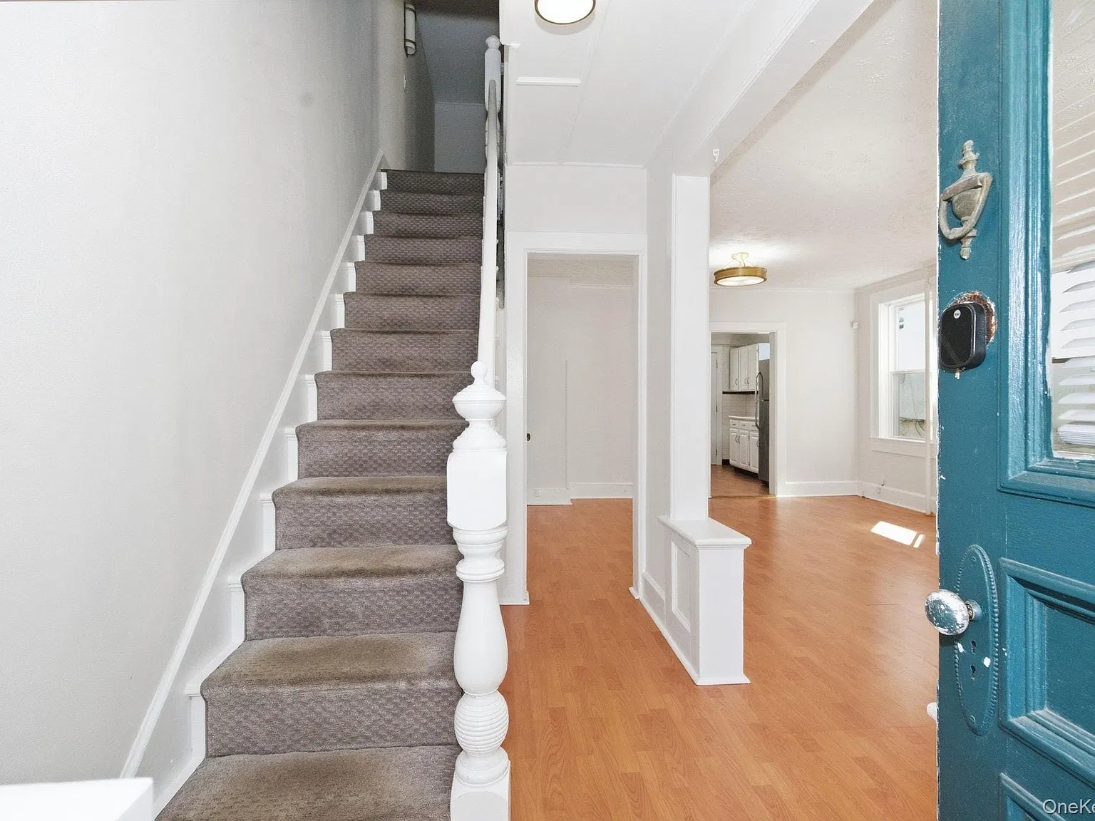 3 bed, 1.0 bath, 1400 sqft, $3,700 — Photo 3