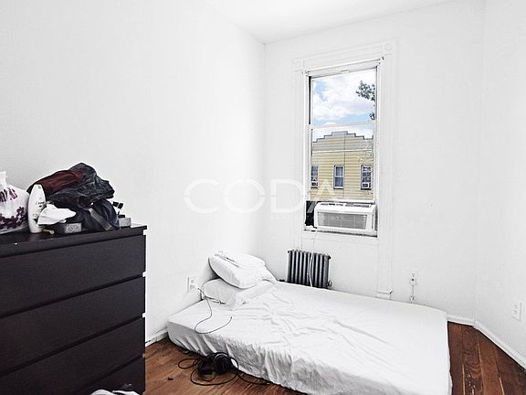2nd image of 178 Kingsland Ave APT 3R