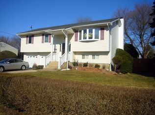 23 Hagen St, Brentwood, NY 11717