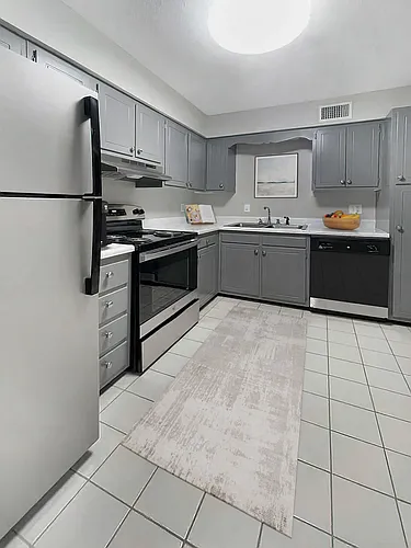 Colony House Apartments Photo 1
