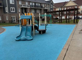 250 Sunny Meadow Blvd #121, Brampton, ON L6R 3Y7