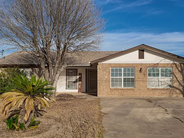 1563 Paseo De Encinal Dr, Eagle Pass, TX 78852