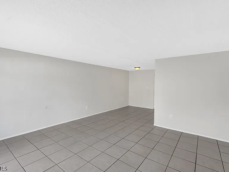 1830 Maravilla Ave #401 — Photo 8