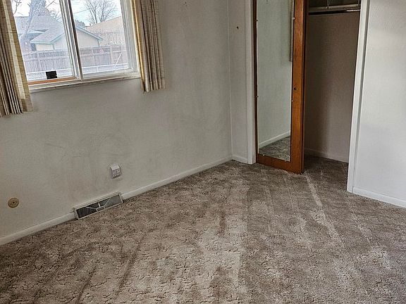 5th image of 425 35th Ave Ct