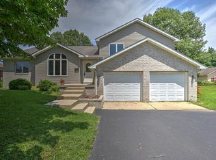 1766 W Ravina Park Rd, Decatur, IL 62526