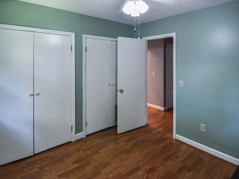 555 Shady Acres Dr — Photo 32