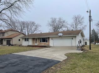 212 N Olive St, Maroa, IL 61756