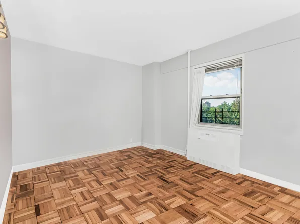 2 Fordham Hill Oval image 12 of 33