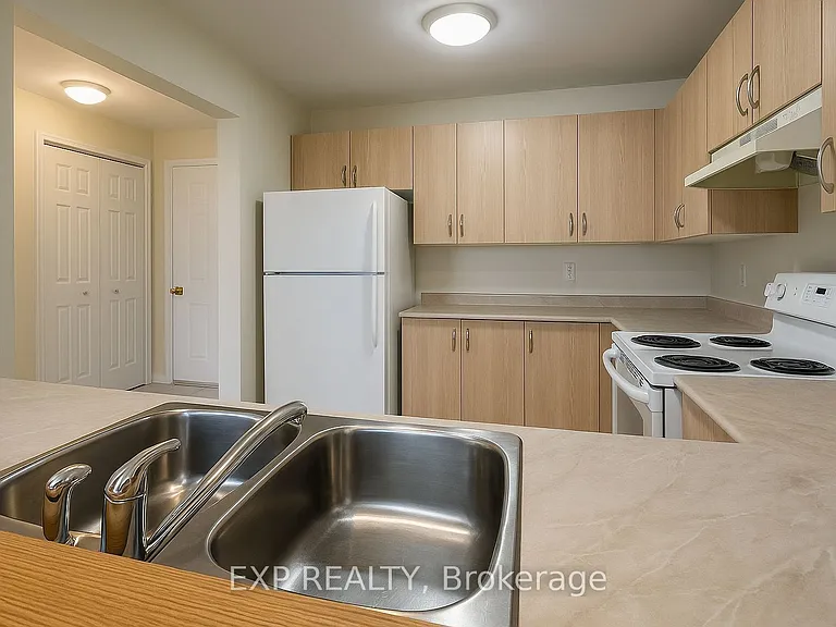 469 Church St #8 — Photo 3