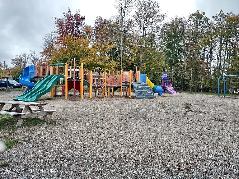 715 Country Place Dr — Photo 24