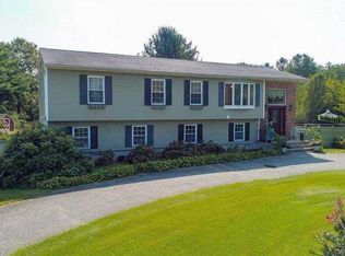 12 Niewood Dr, Ridge, NY 11961